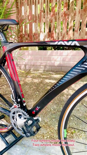 Java Feroce Carbon Wheel size 700c Frame size 50 Shimano 2x9 Holotech Continental ultra sport tyres #trek #trekmarlin #carbonbike #roadbike #scott