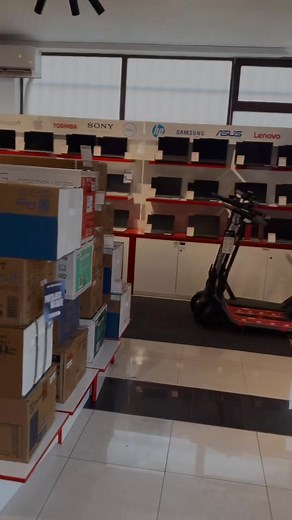 5.8K views · 27 reactions |  Naša vrata su vam uvijek otvorena! Zavirite u ProComp i pogledajte gdje nastaje najbolja ponuda tehnike - tu smo za vas uz ljubazno osoblje i širok izbor proizvoda po pristupačnim cijenama.  Zmaja od Bosne 1, Zenica  Srpska mahala 45, Zenica  Dostava širom BiH #ProComp | ProComp.ba | Facebook