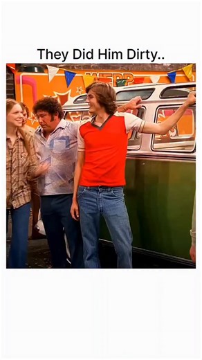ONE MORE CLIP on Instagram: "🕺 That '70s Show (1998–2006) 🎬 Genre: Period Sitcom ⏱️ Runtime: 8 Seasons ⭐ IMDb: 8.1/10 ⠀ ✨ Overview A group of teenage friends navigate life, love, and growing up in suburban Wisconsin during the 1970s. Most of their time is spent in Eric Forman's basement, dealing with their eccentric parents and the changing times. ⠀ 💖 Why It’s Loved 💨 The iconic "Circle" scenes 🔥 Red Forman’s legendary "foot-in-ass" threats 🌈 Perfect retro fashion and music 🎸 Great chemis