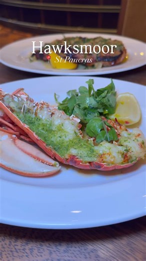 Guy M on Instagram: "@hawksmoorrestaurants newest opening in King’s Cross is absolutely stunning. We stopped by for lunch to try the all-day set menu, which offers excellent value at £26 for three courses. This is what we had: 🍸 Pisco sours & Steakhouse martini’s. 🥬 Hawksmoor Caesar with cantabrian anchovies. 🥓 Potted beef and bacon with Yorkshires & onion gravy. 🦞 Half native lobster. 🐔 Charcoal chicken Ana Mari with roasted garlic, olive oil & lemon. 🍟 Beef dripping chips. 🥗 Bitter leaf