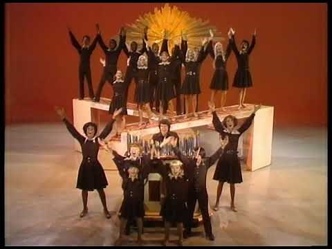 He's Got The Whole World (Live)