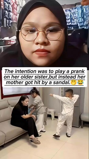 78K views · 1.3K reactions | His intention was to play pranks on his older brother, but instead his mother was the one who got into trouble藍藍藍 #fyp #reel #videoreel #vidiongakak #vidiolucu #vidioorection #vidioviral #viral #jangkauanluas #monetisasikonten | Vesi Rakanita S | Facebook