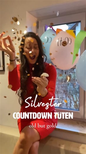 Elfi, Mama⁴ 📍Bayern on Instagram: "COUNTDOWN-TÜTEN 🛍️🥳 Der Jahreswechsel kommt schneller, als man denkt – deshalb heute ein kleiner Reminder 🎉 ➡️Kommentiere mit COUNTDOWN und ich schick dir meine komplette Liste! Silvester ist in nur 3 Wochen und vieles ist zwischen den Feiertagen schon ausverkauft. Unsere Countdown-Tüten sind jedes Jahr der Hit mit den Kids: Jede Stunde öffnen wir ein Säckchen, auf jedem steht die Uhrzeit – und drinnen wartet eine kleine Überraschung oder Aktivität. So wird