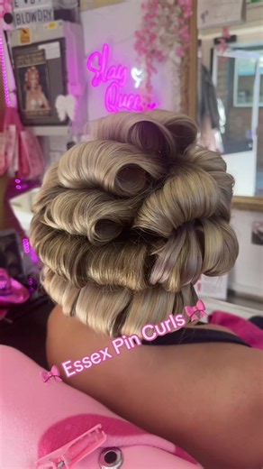 Essex Pin Curls: Signature Volume That Lasts