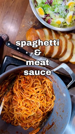 Angela Davis | The Kitchenista Diaries on Instagram: "🍝 A simple meat sauce hits every time. Brown Italian sausage and/or beef, add onion, garlic, bay leaves, chili flakes, anchovies, tomato paste. Deglaze with red wine, add passata + crushed San Marzano tomatoes. Season, simmer until sweet and thick, about an hour. Pull out half to freeze. Marry sauce with cooked pasta right in the pot with a splash of pasta water, then finish with olive oil and parm. #kitchenistadiaries"