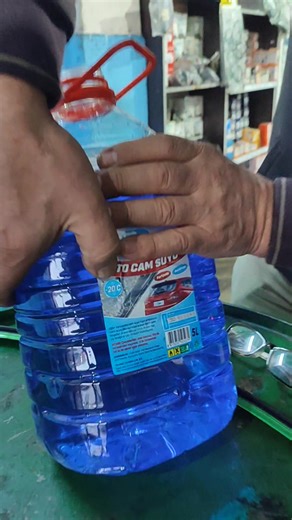 12K views · 117 reactions | KALİTELİ CAM SUYU KULLANMANIN FAYDALARI NELERDİR ? Kaliteli bir cam suyu kullanarak sürüş güvenliğinden arızaların önlenmesine kadar pek çok fayda elde edebilirsiniz. | Piston Bülent Şahin | Facebook