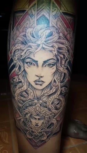 "Medusa" In Greek mythology, Medusa was a Gorgon, typically depicted as a winged woman with venomous snakes for hair, whose gaze turned beholders to stone. Originally a mortal and famously beautiful, she was transformed into a monster by Athena after a conflict with Poseidon.. . . Maluwag na schedule natin mga boss! Ilan po s mga gawa ko, rekta mensahe po sa gustong magpatattoo.. pm na! 😃 😃 😃 09360364517 | Noah's Art