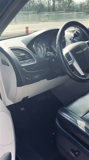 2013 Chrysler Town & Country $5800!! 👌👀 Third Row, Captains Chairs, Leather, DVD #MINIVAN #buynow #van #jswholesaleauto 7821 Hwy 70 NLR, Ar. 72117