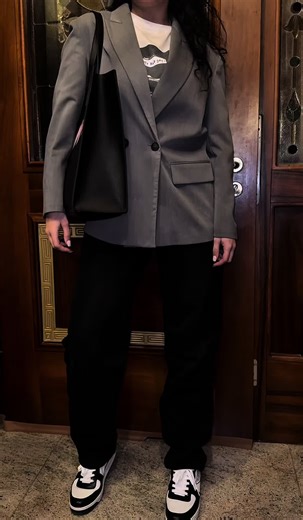 Effortless Style: Mastering the Oversized Shirt Look