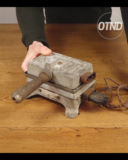 260K views · 3.3K reactions | 1950's Waffle Maker Restoration #fblifestyle #beforeandafter #metalwork #satisfyingvideos #fypシ゚ #Restoration #DIY | Old Things Never Die | Facebook