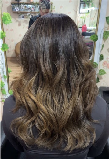 Natural Balayage Techniques for Beautiful Hair