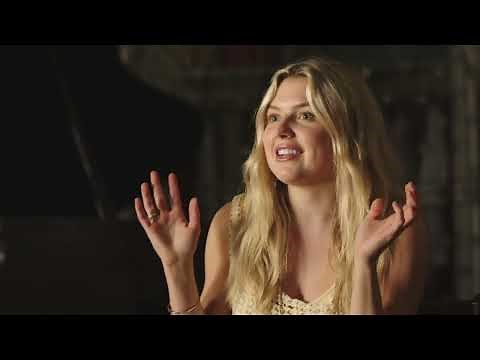 Anna Grace Barlow: JESUS REVOLUTION
