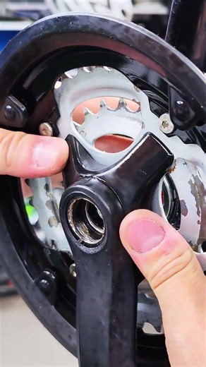 Quick installation of a triple chainring crankset on your bicycle