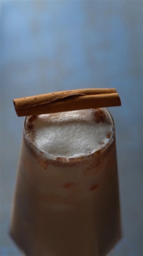 Cinnamon Coconut Cream Latte = your new obsession 😍🥥☕ Here’s how to make it: 1️⃣ Add 1 sachet of Tea India Cinnamon Instant Chai to 2/3 cup coconut cream & froth 2️⃣ Add ice 3️⃣ Pour in 1 cup creamy coconut milk 4️⃣ Garnish with coconut shavings 5️⃣ Sip. Smile. Repeat. Creamy, dreamy, and just a little naughty. Perfect for breakfast… or dessert! (recipe, coconut recipe, latte recipe, chai recipe, drink recipe, cinnamon drink recipes, easy recipes, beverage, tea, chai) | Tea India