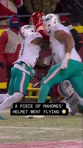Patrick Mahomes' helmet just shattered 😱