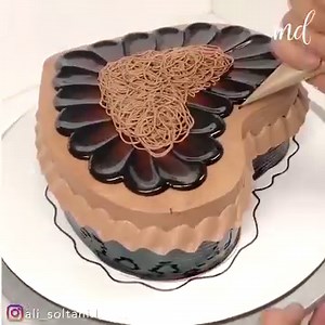 3.9M views · 6.1K reactions | These cakes are nothing but simply BEAUTIFUL!  By: ali_soltani.l_ | MetDaan Cakes | Facebook