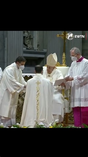 Emotional Priestly Ordination by Pope Francis 🇻🇦🕊️ #Shorts #papafrancisco #vatican