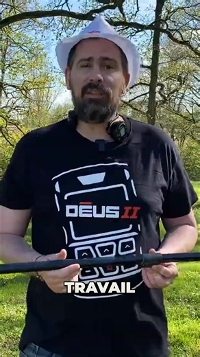 Dans cette vidéo, on explique pourquoi la multifréquence est aujourd’hui une technologie incontournable pour détecter plus sereinement, surtout quand les conditions changent. Découvrir les détecteurs en multifréquence XP Déus 2 FMF 👉 https://f.mtr.cool/hvszjrsrau La monofréquence reste très efficace quand on connaît bien son terrain et quand on sait quelle fréquence utiliser. Mais cela demande de faire des choix, d’adapter ses réglages et parfois de douter ! La multifréquence, elle, utilise plu