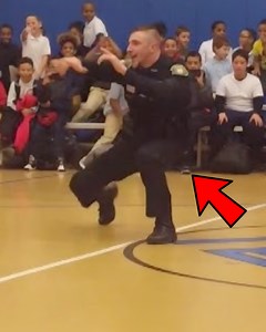 29K views · 3.1K reactions | Police Officer Makes Kids Smile 梁 | Note To Self | Facebook