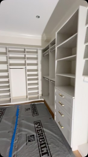Progress Update! This master closet is coming together beautifully, and we’re so proud to be part of this stunning home. We love collaborating with talented local builders and remodelers to bring their clients’ visions to life. It’s been a pleasure working with the exceptional team at Mark Johnson Custom Homes—always a great experience partnering on projects that reflect true craftsmanship. @markjohnsoncustomhomes #CustomCloset #MasterClosetDesign #WilmingtonNC #HampsteadNC #LelandNC #SouthportN