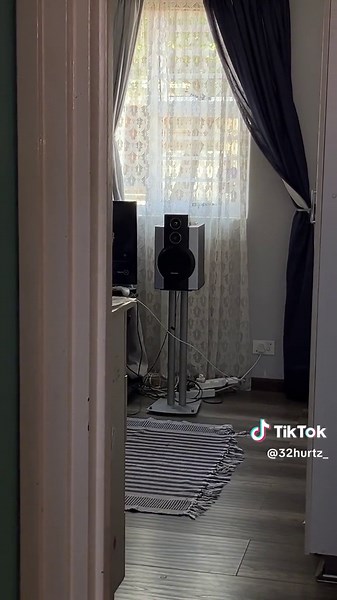Intense Subwoofer Flex with 28Hz Room Setup