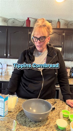Tippins Cornbread Ingredients • 1 box Jiffy cornbread mix • 1 box Jiffy yellow cake mix • 1/3 cup milk • 1/2 cup water • 2 eggs • 1/4 cup vegetable oil Instructions \t1.\tPreheat the oven to 400°F. \t2.\tGrease and flour an 8×8-inch baking pan, or spray with nonstick cooking spray. \t3.\tIn a mixing bowl, combine the cornbread mix, yellow cake mix, milk, water, eggs, and vegetable oil. \t4.\tStir until all ingredients are well blended and the batter is smooth. \t5.\tPour the batter into the prep