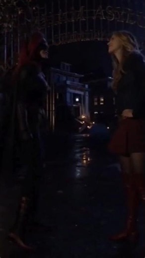 Batwoman and Kara knows who each other are on ElseWorlds
