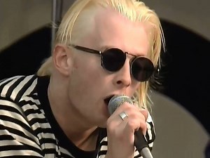 1.1M views · 11 reactions | Radiohead - Creep Live at the MTV Beach House 1993 | Indie Cabinet | Facebook