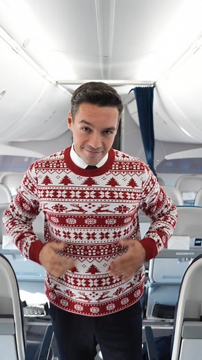 Cabin Crew be ready for Christmas!✨ | LOT Polish Airlines