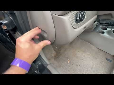 Find Fuse Panel On Chrysler Sebring GTC