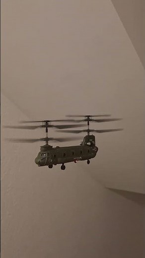 SYMA S026H 2.4G 3CH Militärtransport-Hubschrauber Höhehaltesensor und Doppelrotoren