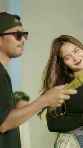 Dini Kurnia Ft. Mufly Key - SAWANGEN LIVE AT TaburTuai. Tayang jam 16.00