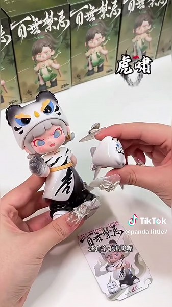 Dora Anything Goes: TNT Space Art Toy Unboxing | Pandalittle7