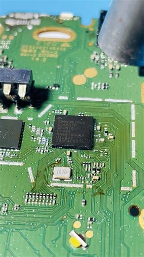 Power IC Reballing Method Using Heatgun #poweric #reablling #microsoldering