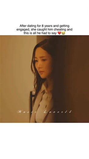 Musix Love on Instagram: "She sees her fiancé with another woman 💔😭 . . . . . 日本利用压电瓷砖将脚步转化为电能。这些瓷砖捕捉来自你脚步的动能。当你行走时，你的重量和动作会对瓷砖产生压力。瓷砖会轻微弯曲，从而产生机械应力。瓷砖内部的压电材料将这种应力转化为电能。每一步都会产生少量电荷，而数百万步结合在一起就能产生足够的电力来驱动 LED 灯、数字显示屏和传感器。在像涩谷车站这样繁忙的地方，每天大约有 240 万个脚步为这一系统作出贡献。这些电能可以被储存或立即使用，从而减少对传统电力来源的依赖，并支持可持续的城市基础设施。这种方法将日常运动转化为实用的可再生能源 #日本 #知识 #事实 #你知道吗 #推荐 科技 创新 历史 技术 实验 热门 日本利用压电瓷砖将脚步转化为电能。这些瓷砖捕捉来自你脚步的动能。当你行走时 techwaseem 你的重量和动作会对瓷砖产生压力。瓷砖会轻微弯曲，从而产生机械应力。瓷砖内部的压电材料将这种应力转化为电能。每一步都会产生少量电荷，而数百万步结合