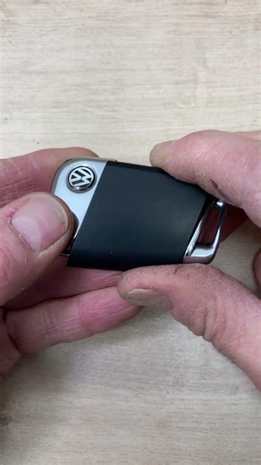 VW Smart key battery change -EASY DIY #automobile #remotebattery #mechanic #remotecontrol
