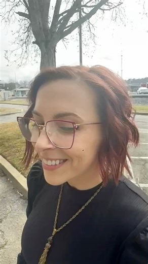 Finally got some headshots done by Photography by Amanda Jones (* squeal *) and with a spider cameo, no less! She said I’ve dealt with so many antiques I’ve turned myself into one 😆 | Quirk & Timber