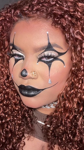 Gothic Clown Makeup Tutorial for Halloween Glam