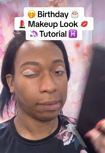 Hey Slayers 🦄♓️🎂💖, I’m getting ready for my #bithday photoshoot in the #makeuptutorial . Love the pink and gold accents because it matches my background in the studio. The #eyeshadow looks so beautiful. Tell me what you think I’m the comment section. 😘💋🥰
