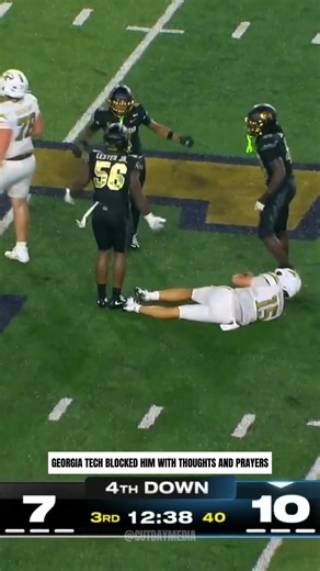 Lamont Lester Jr. Sacked Alberto Mendoza 3 Times 🔥