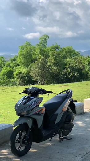 Customizing a Honda Click 125i: V3 Grey Montage