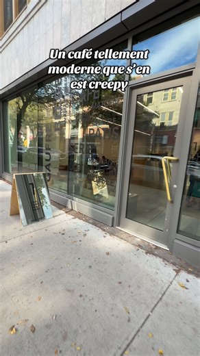 Matcha glacé > ambiance Je sais toujours pas si j’ai pris un matcha ou signé j’ai signé un contrat pour qu’on m’enlève un rein 😆 #cafe #cafemtl | Mathilde Dion-Lavertu