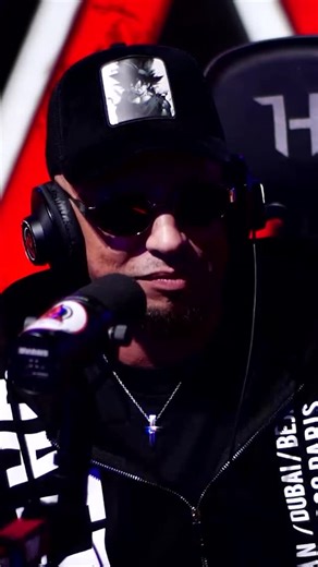 Ac Radio Show | ✨ Un concierto íntimo con sonido internacional @losyakisoficial protagonizaron una sesión en vivo elegante y auténtica en AC Radio Show 🎶🎤... | Instagram