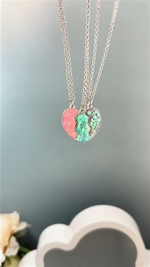 This is a new design chain locket used by ladies.
