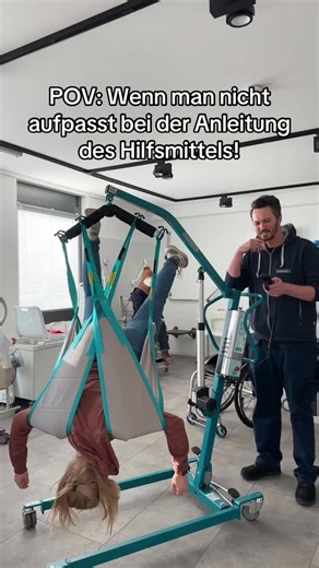 Care Center Deutschland on Instagram: "🙃Wenn die Anleitung zur Herausforderung wird🙃 Dann passiert es schonmal, dass es wie eine Zirkuseinlage wirkt.🤡🎪 Beim nächsten Mal dann doch besser richtig anwenden! 😜 #lifter #pflegehilfsmittel #einbisschenspaßmusssein #humor #failvideos #sanitätshaus #carecenterdeutschland #wirbewegenmenschen #bochum #nrw"