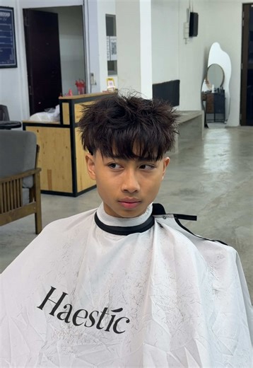 Ashiknyerrrr😍 Blowout Taper x Messy fringe🥵🔥 Show this to your barber for reference🤭😘 #barberjb #blowouttaper #fyp #messyfringe #texturedfringe