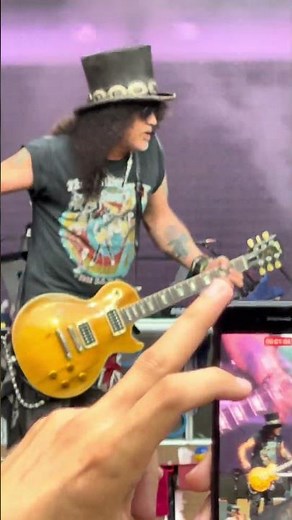 🔥⚡ Guns N’ Roses charge forward on the fire in Slash’s endless solos #GunsNRoses #Slash