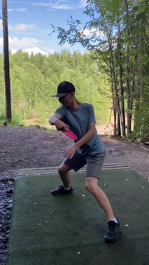 Tuurillakin pärjää😅#frisbeegolf #frisbeegolfsuomi #discgolf #kliffa #kliffarivals #millis