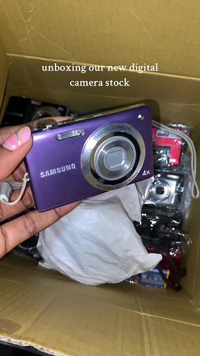 Anna Paul's Nikon S3000 Unboxing & Reviews