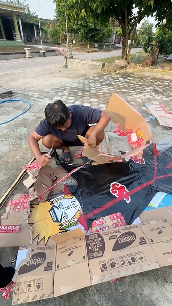 Found a Giant Package Containing Akatsuki Pain Kites in the Trash #kites #find #find